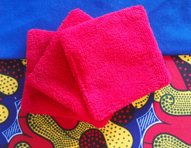 Panière Wax Cathy et 10  lingettes rouges