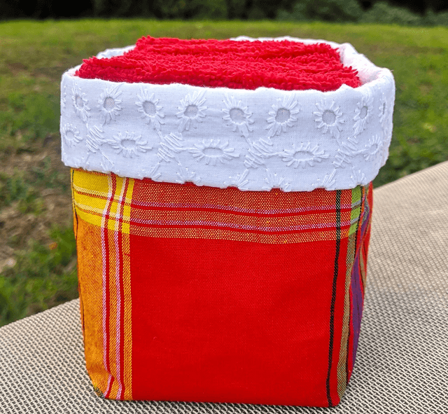 Panière Madras et 10 lingettes rouges