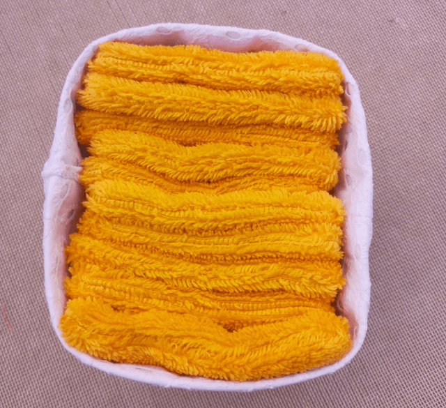 Panière Madras et 10 lingettes jaunes