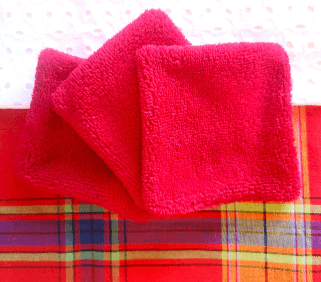 Panière Madras et 10 lingettes rouges
