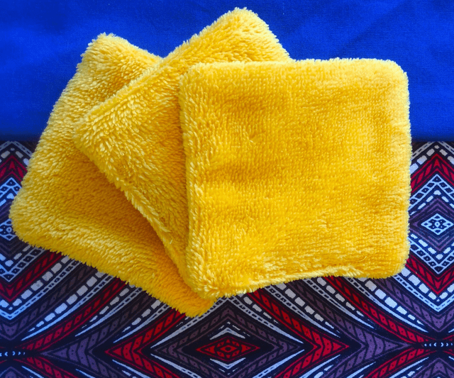 Panière Wax Mimi et 10 lingettes jaunes